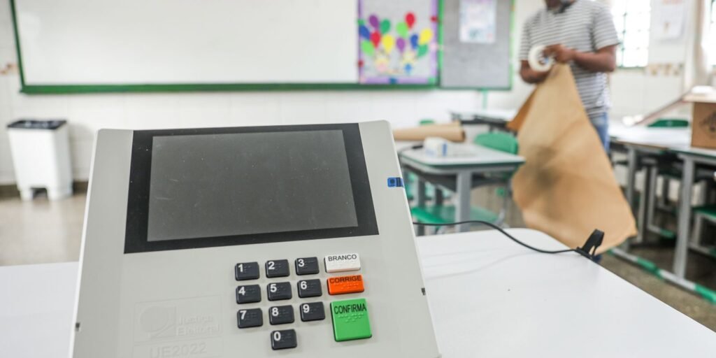 TRE-SP substitui 52 urnas eletrônicas por problemas no estado